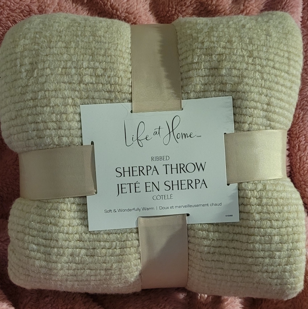 Ribbed Sherpa Throw